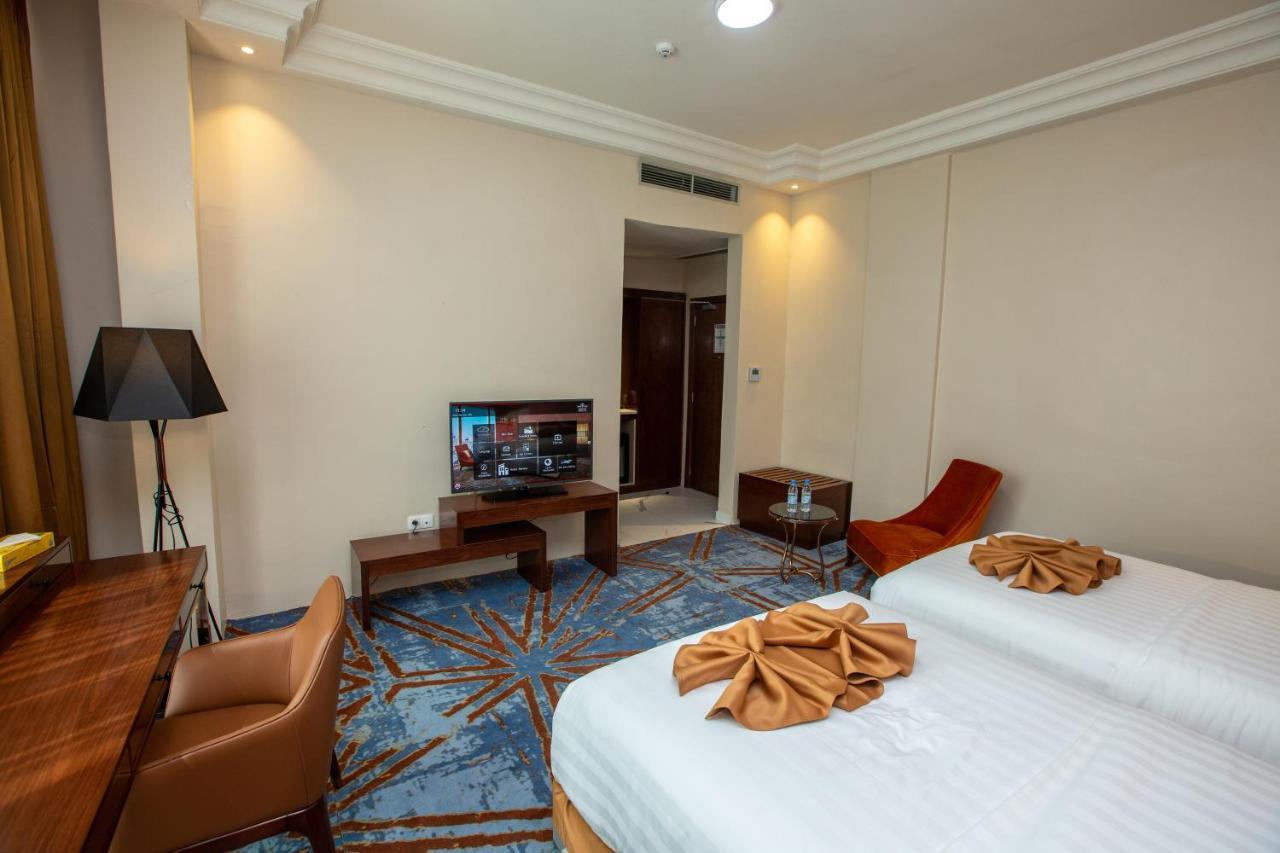 Hotel Fleur De Lys Point E Dakar Buitenkant foto