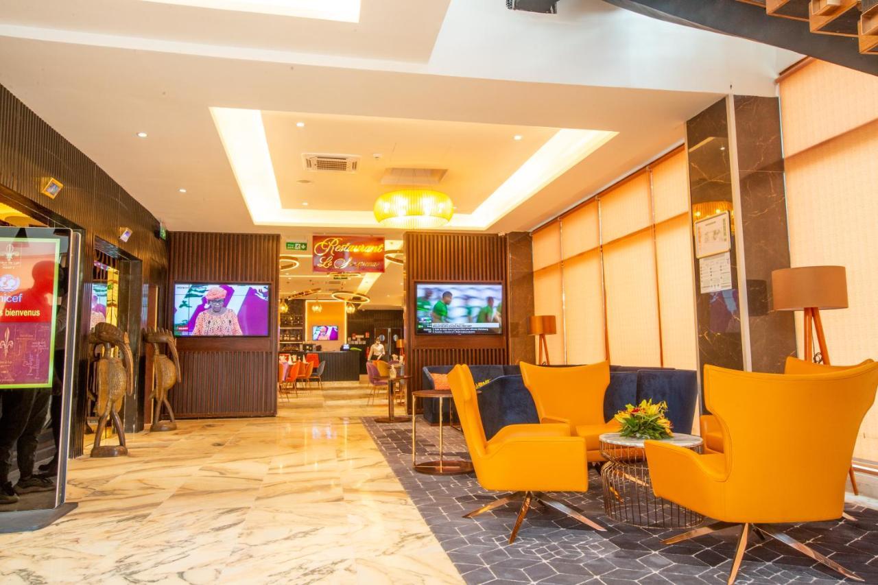 Hotel Fleur De Lys Point E Dakar Buitenkant foto