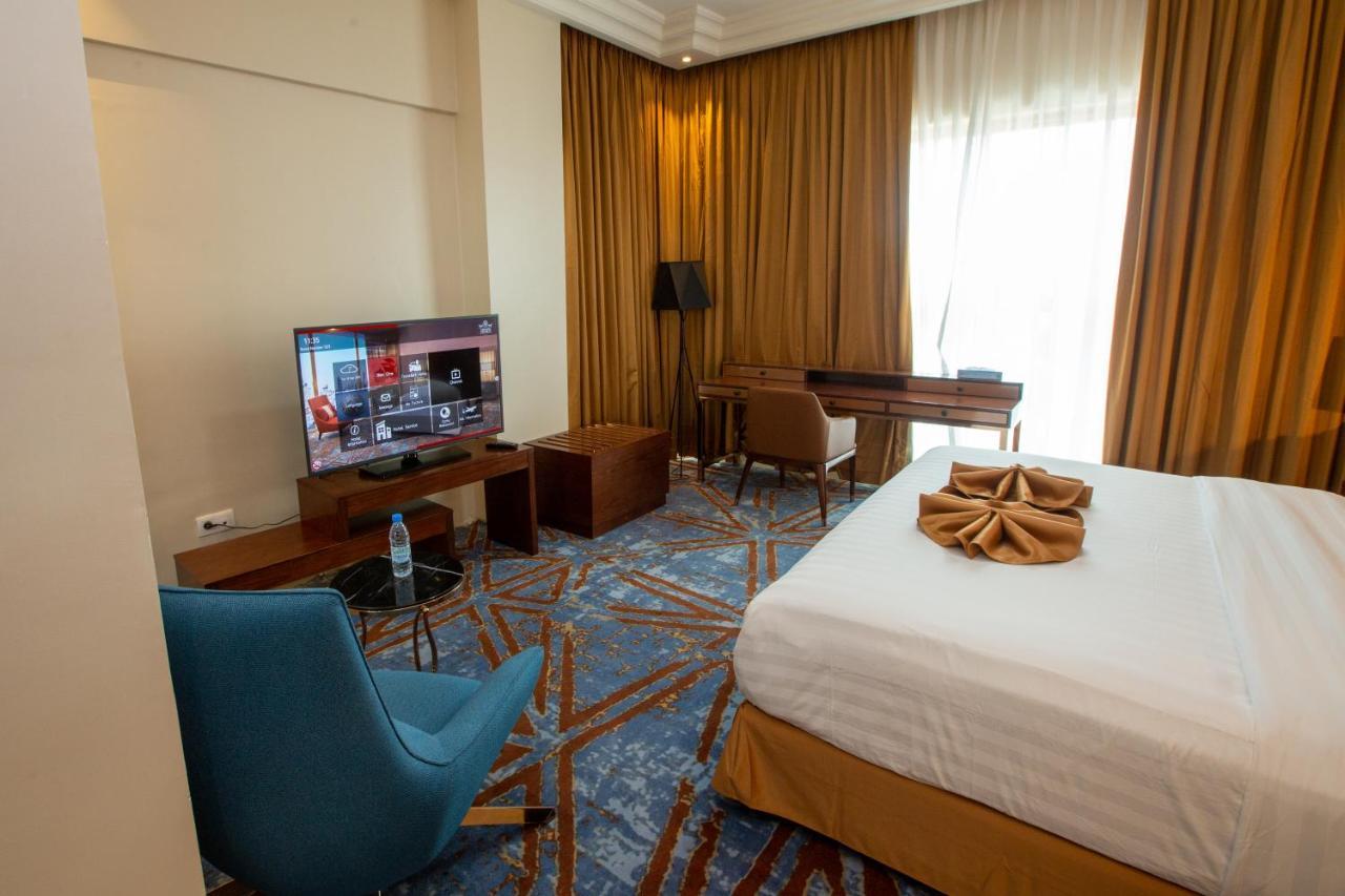 Hotel Fleur De Lys Point E Dakar Buitenkant foto