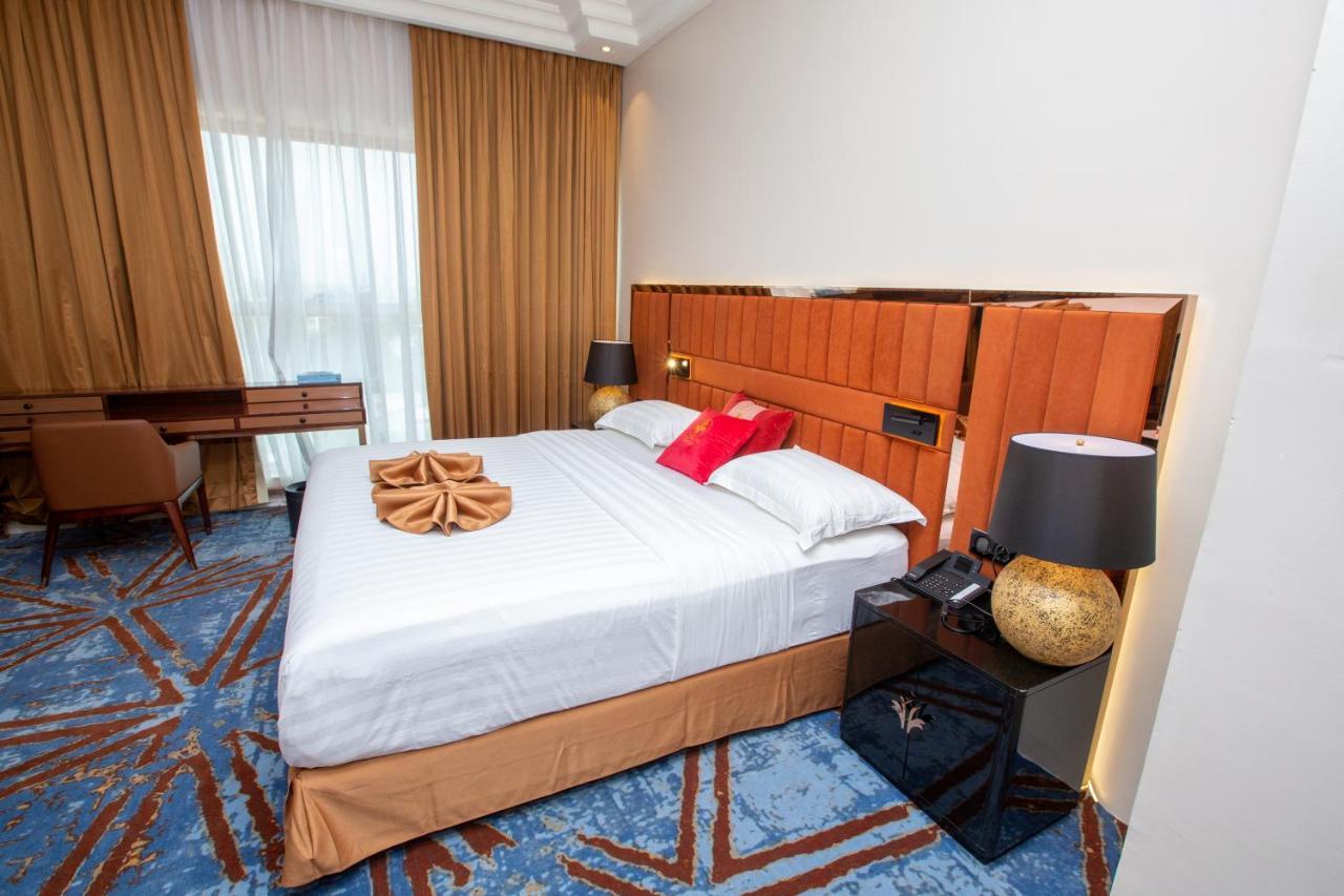 Hotel Fleur De Lys Point E Dakar Buitenkant foto