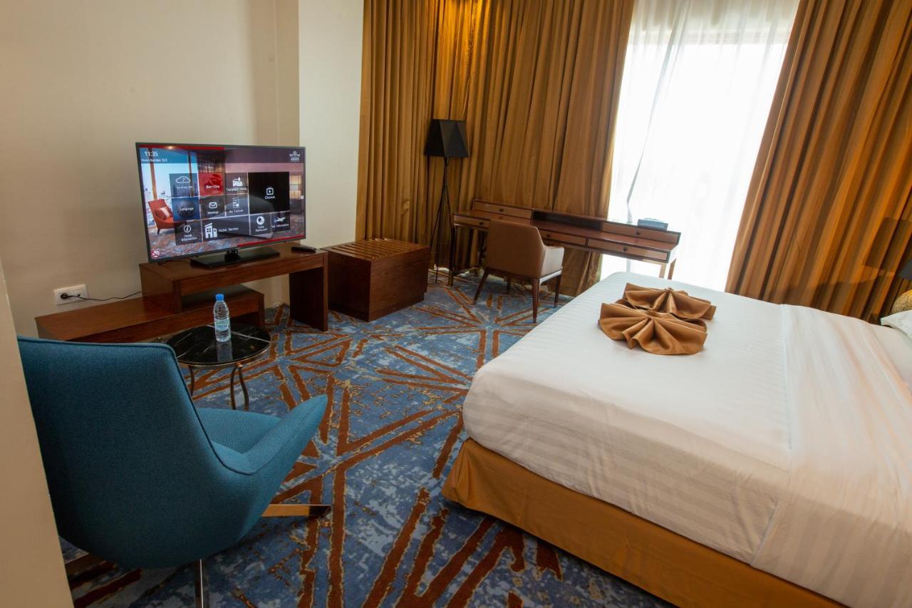 Hotel Fleur De Lys Point E Dakar Buitenkant foto